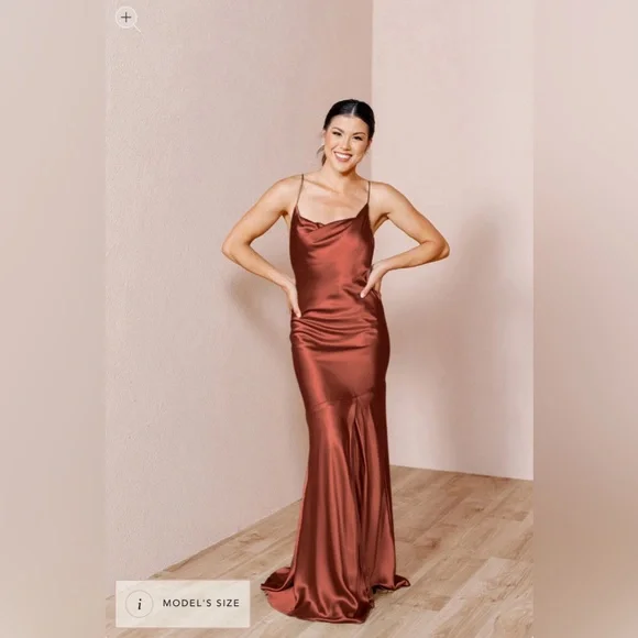 open lace back dress Plus Size Flowing Round Neckline Chiffon Pleated A-Line Bridesmaid Dress